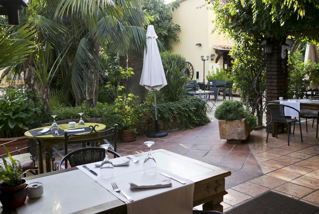 Hotel Restaurante La Masieta Creixell Exterior foto